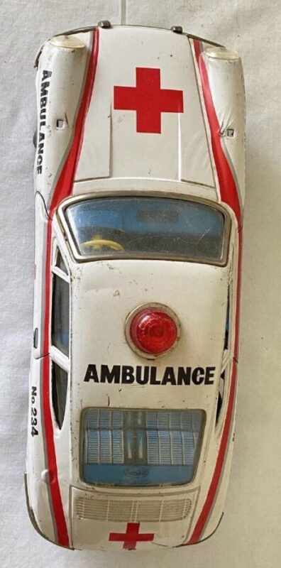 Modelcar AOSHIN Porsche 912 coupe AMBULANCE form above