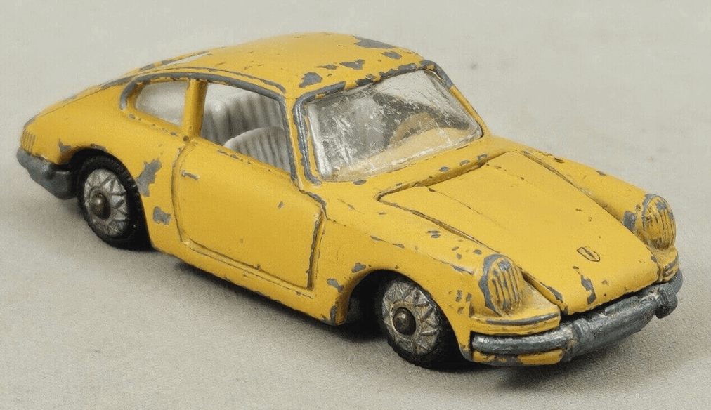 Modelcar PENNY Porsche 912 coupé Yellow scale 1:66 front right