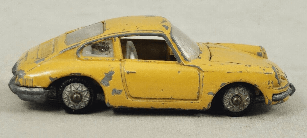 Modelcar PENNY Porsche 912 coupé Yellow scale 1:66 right side