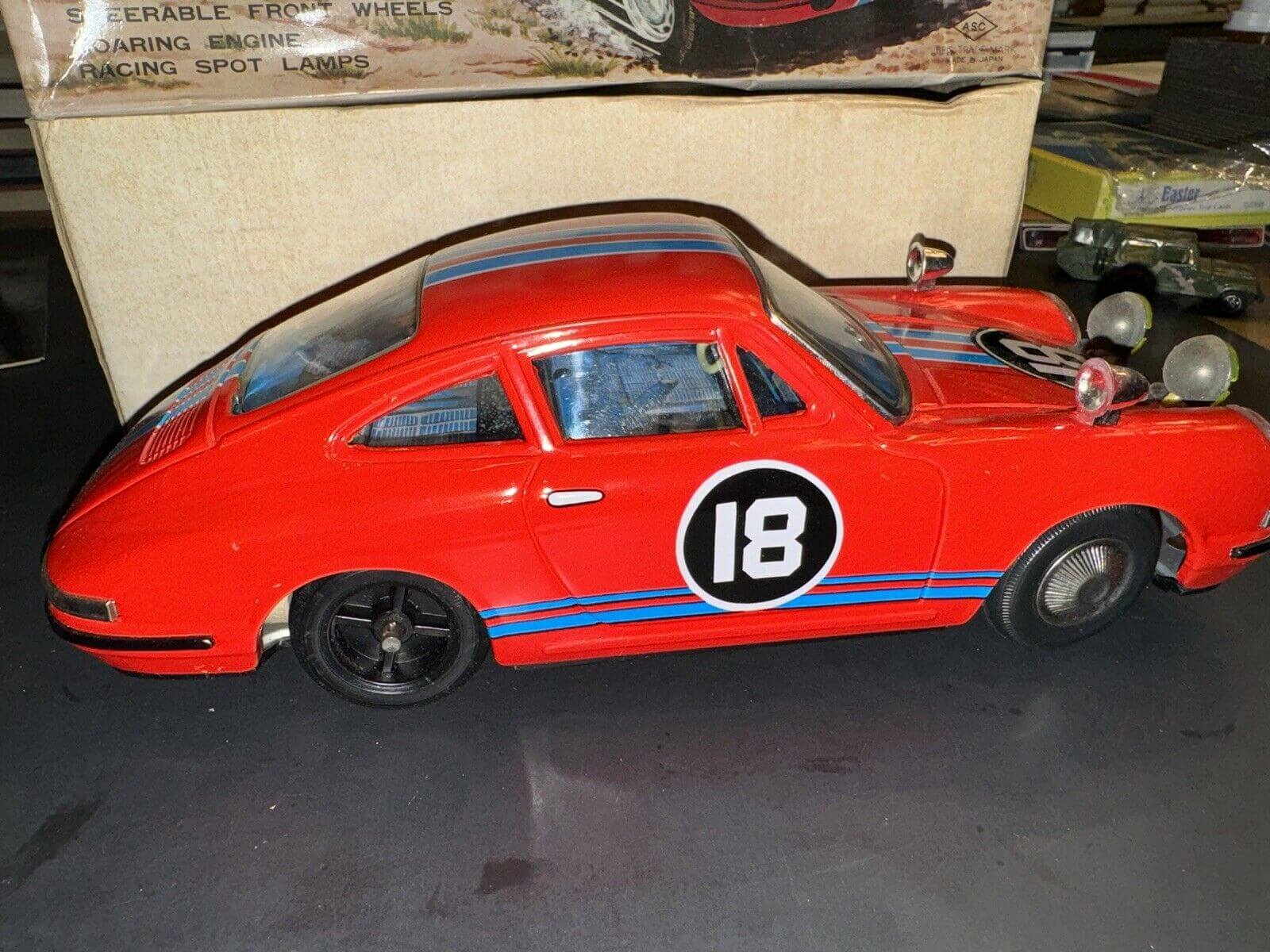 AOSHIN modelcar Porsche 912S Coupe Rally color red number 18  right side