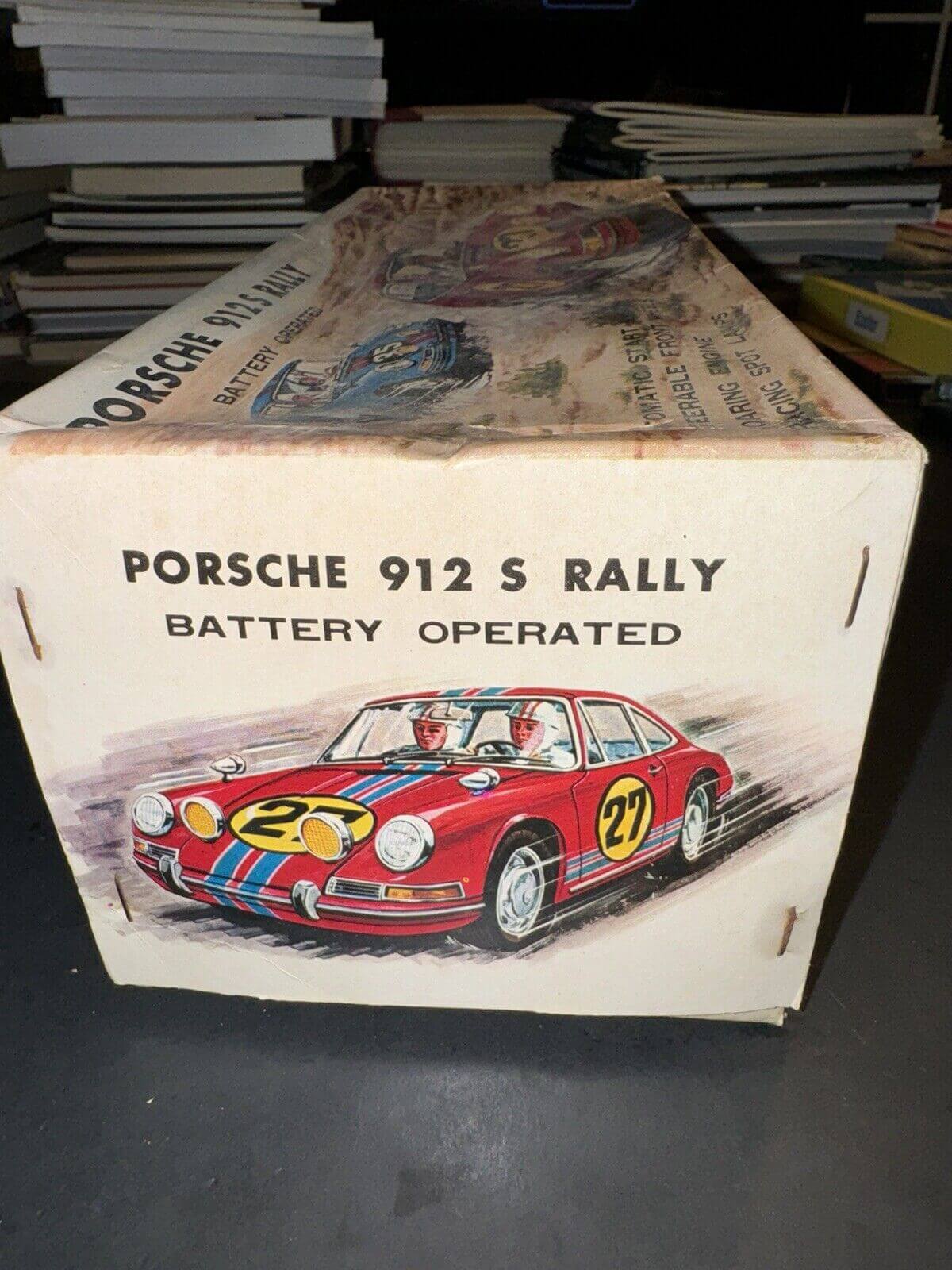AOSHIN modelcar Porsche 912S Coupe Rally color red number 18 box side