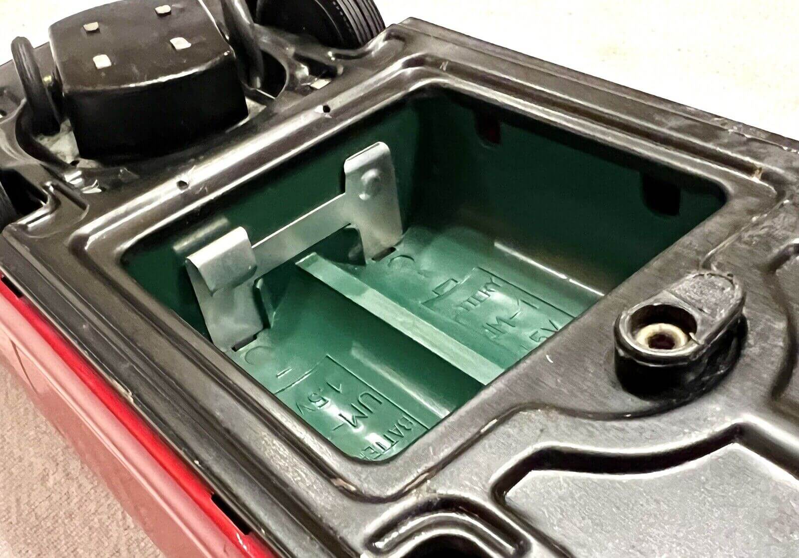 Modelcars AOSHIN Porsche 912 Coupe Red  underneath battery box www.912stuff.com