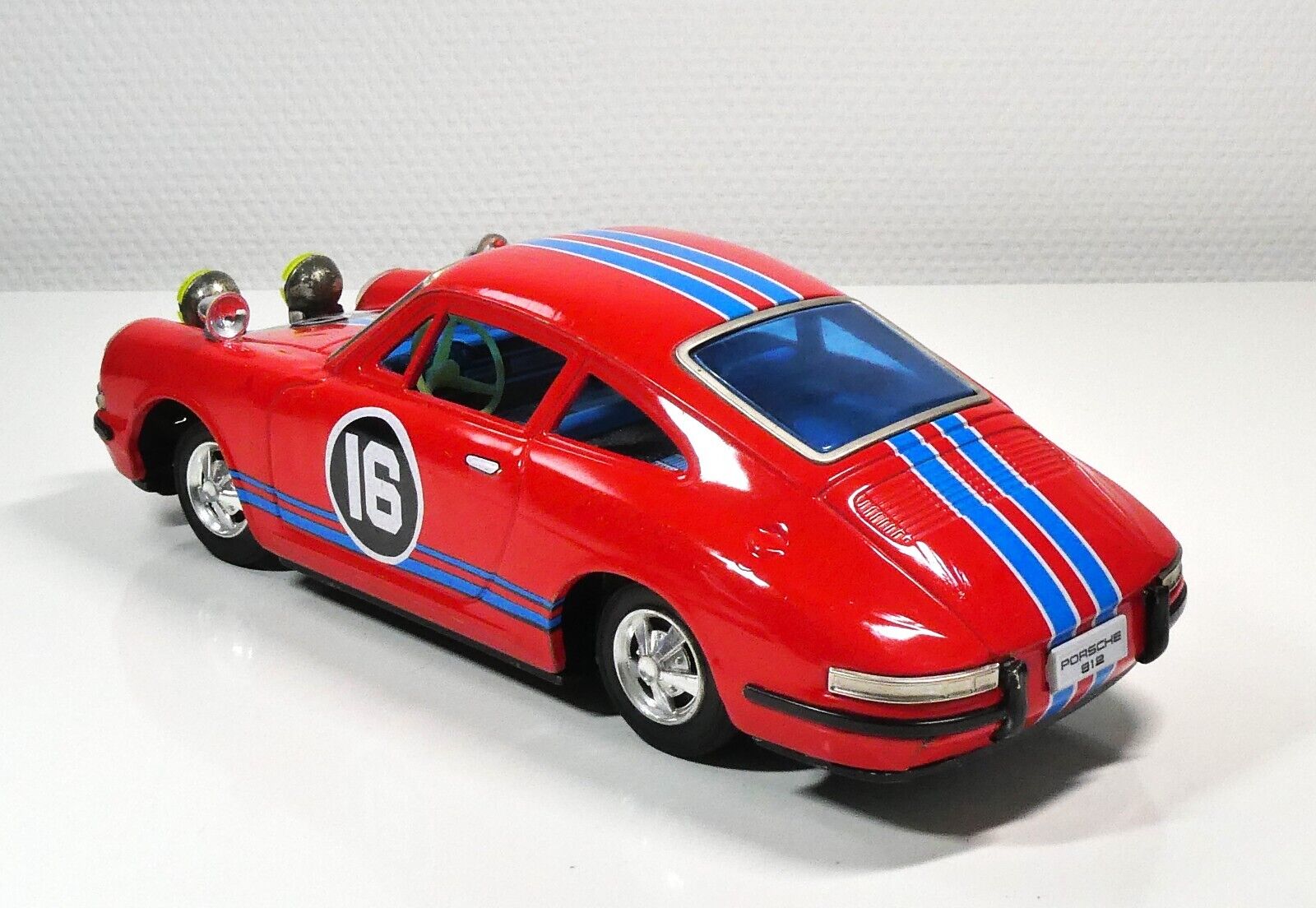 Aoshin ASC Porsche 912 coupé Rally Red no. 16 left rear modelcar www.912stuff.com