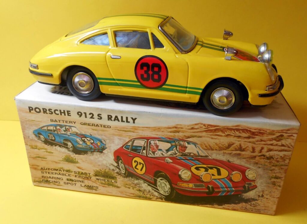 Aoshin Porsche 912 Coupé Yellow no. 38 www.912stuff.com