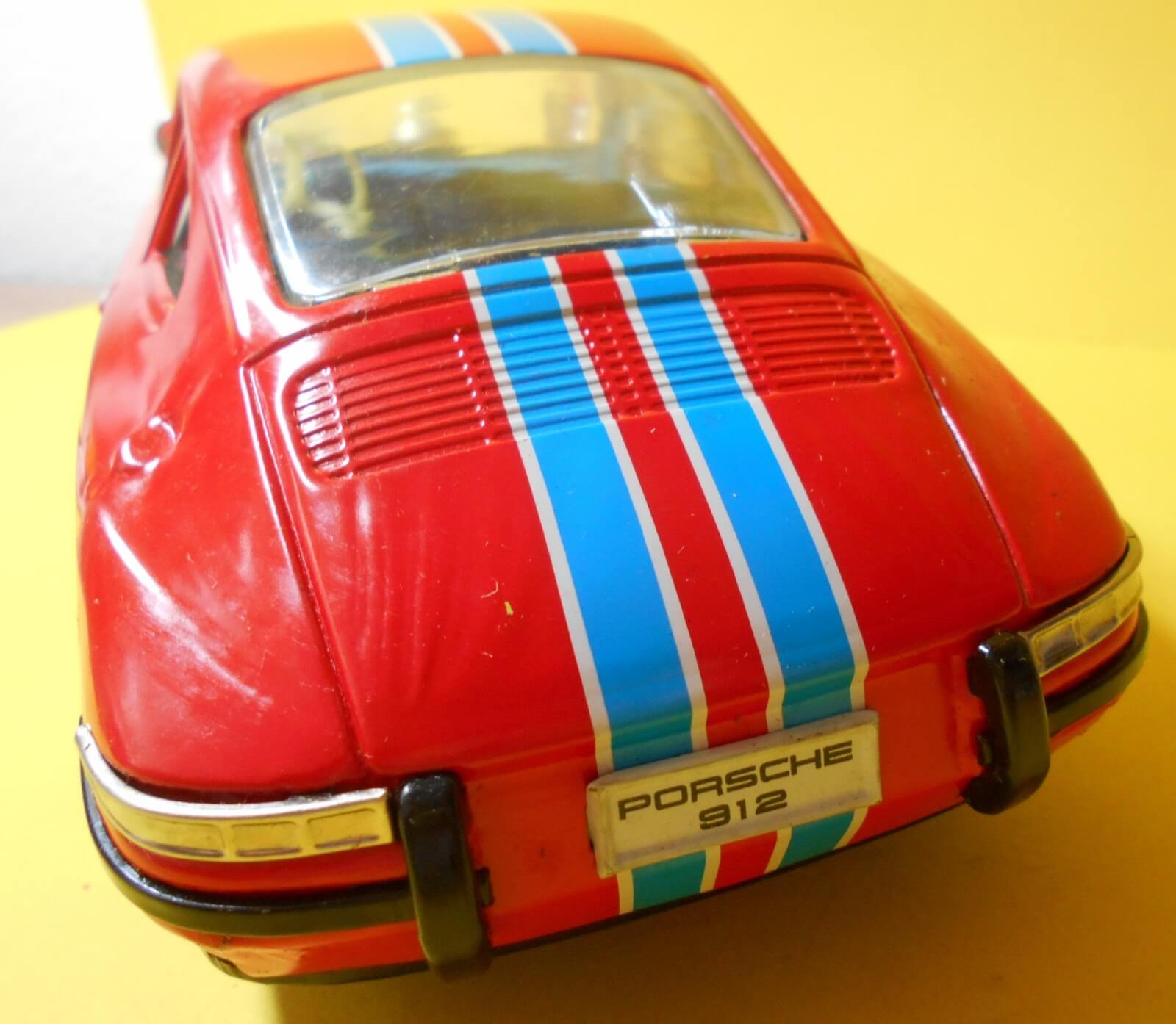 Aoshin Porsche 912 Coupé Red no. 14 rear www.912stuff.com