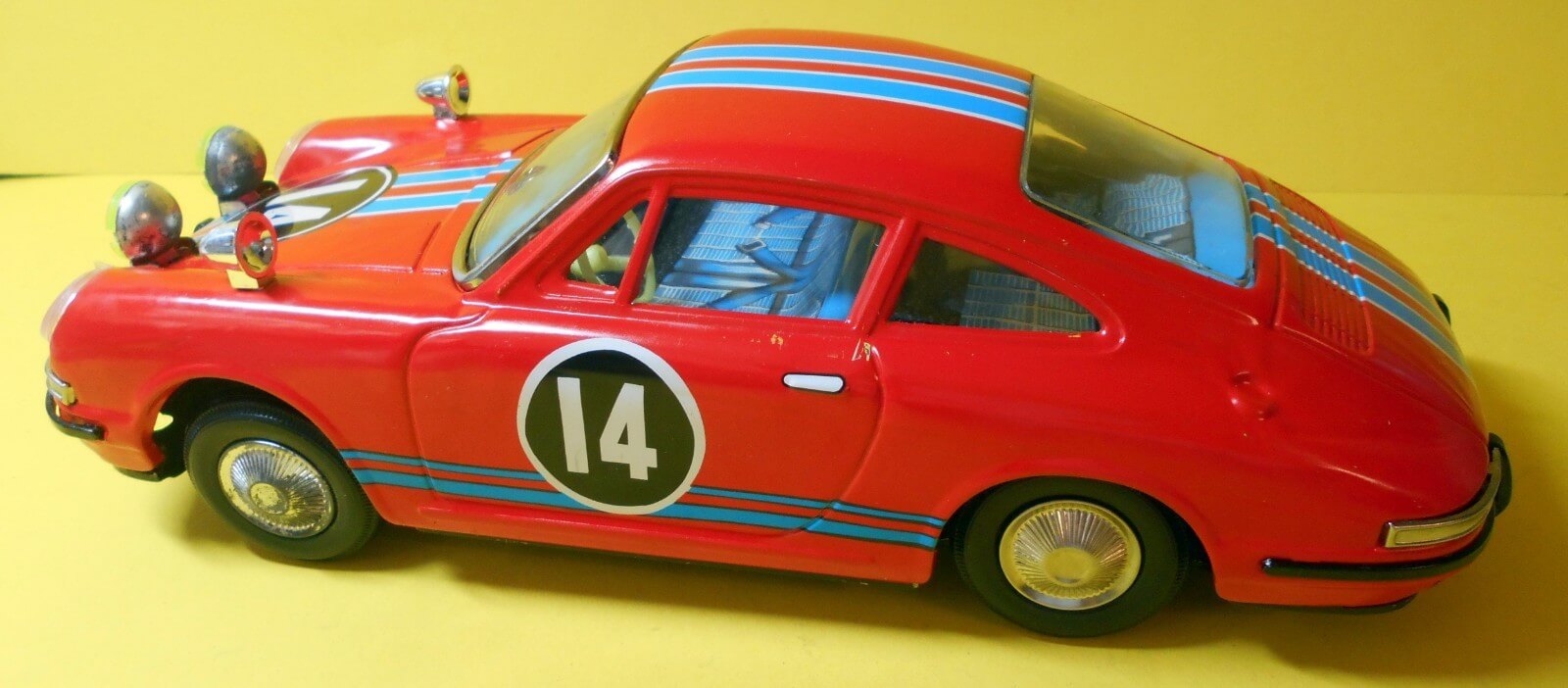 Aoshin Porsche 912 Coupé Red no. 14 left side www.912stuff.com