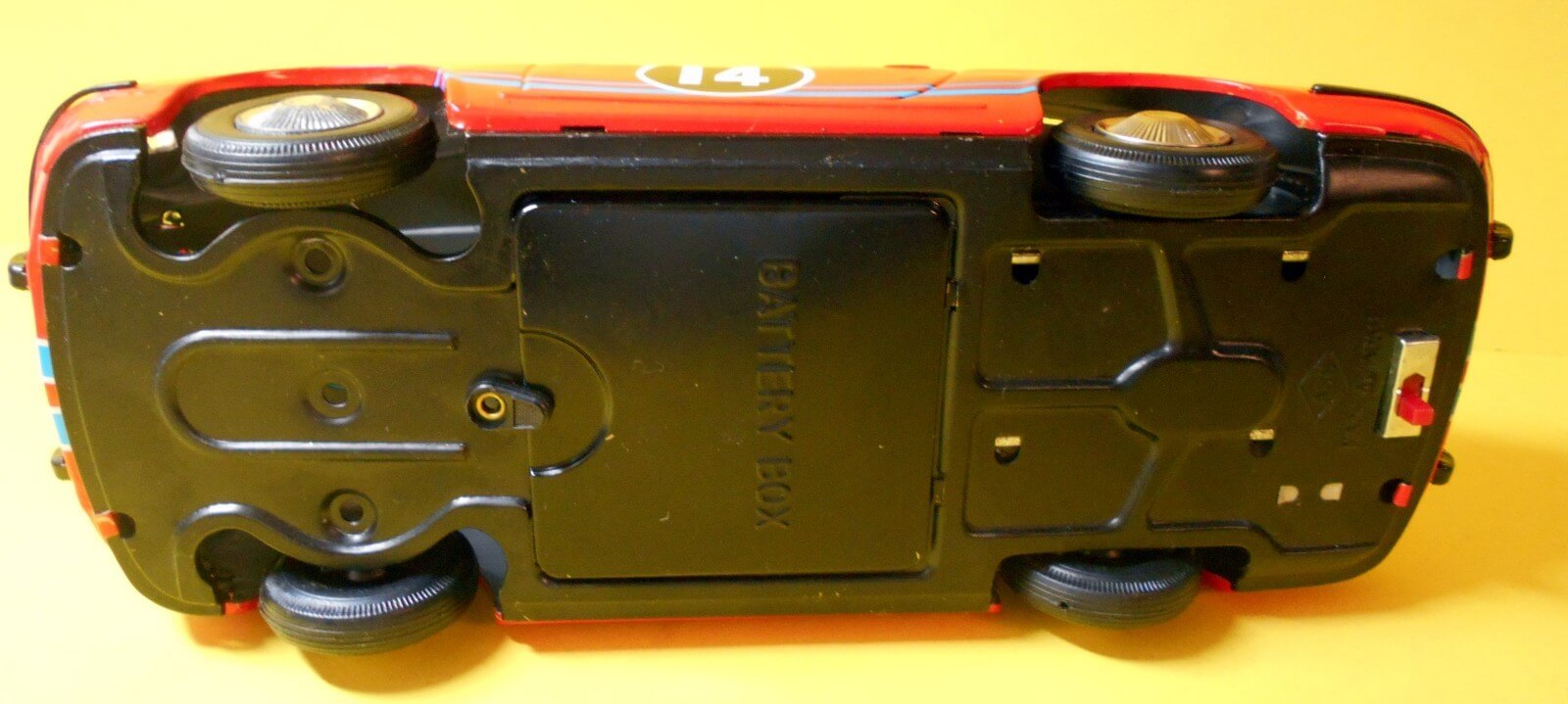 Aoshin Porsche 912 Coupé Red no. 14 underneath www.912stuff.com